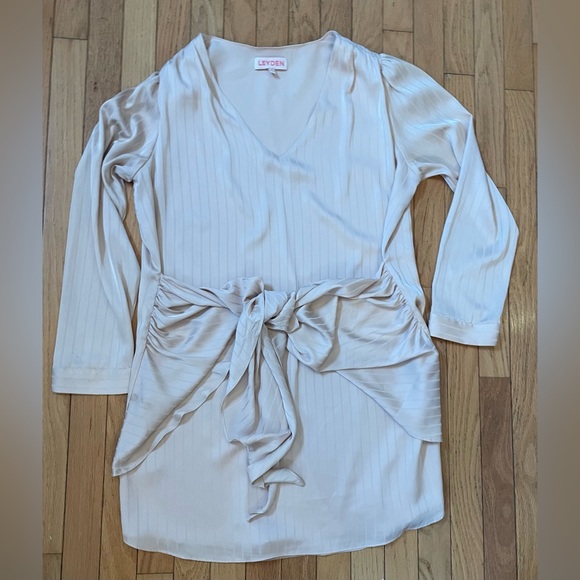 Women’s Leyden‎ Champagne Colored Dress Medium - Picture 1 of 3